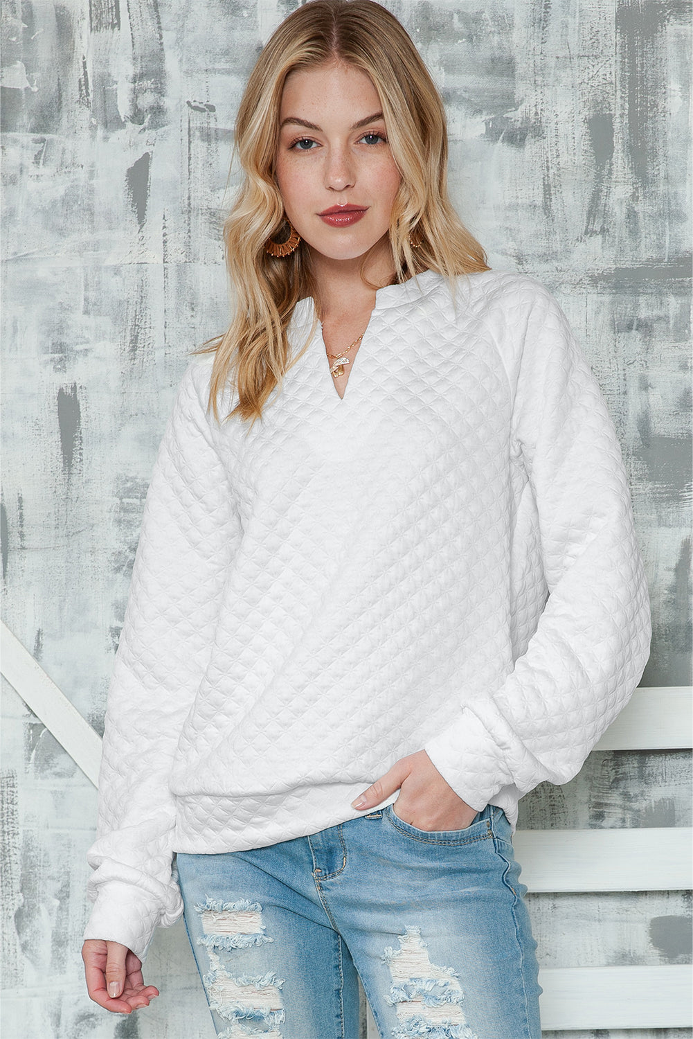 White Quilted V-Neck Solid Color Long Sleeve Top